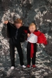 Zwei ausdrucksstarke Draculas
